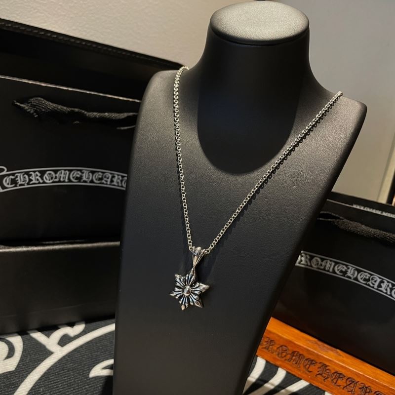 Ch*0me He**ts necklaces